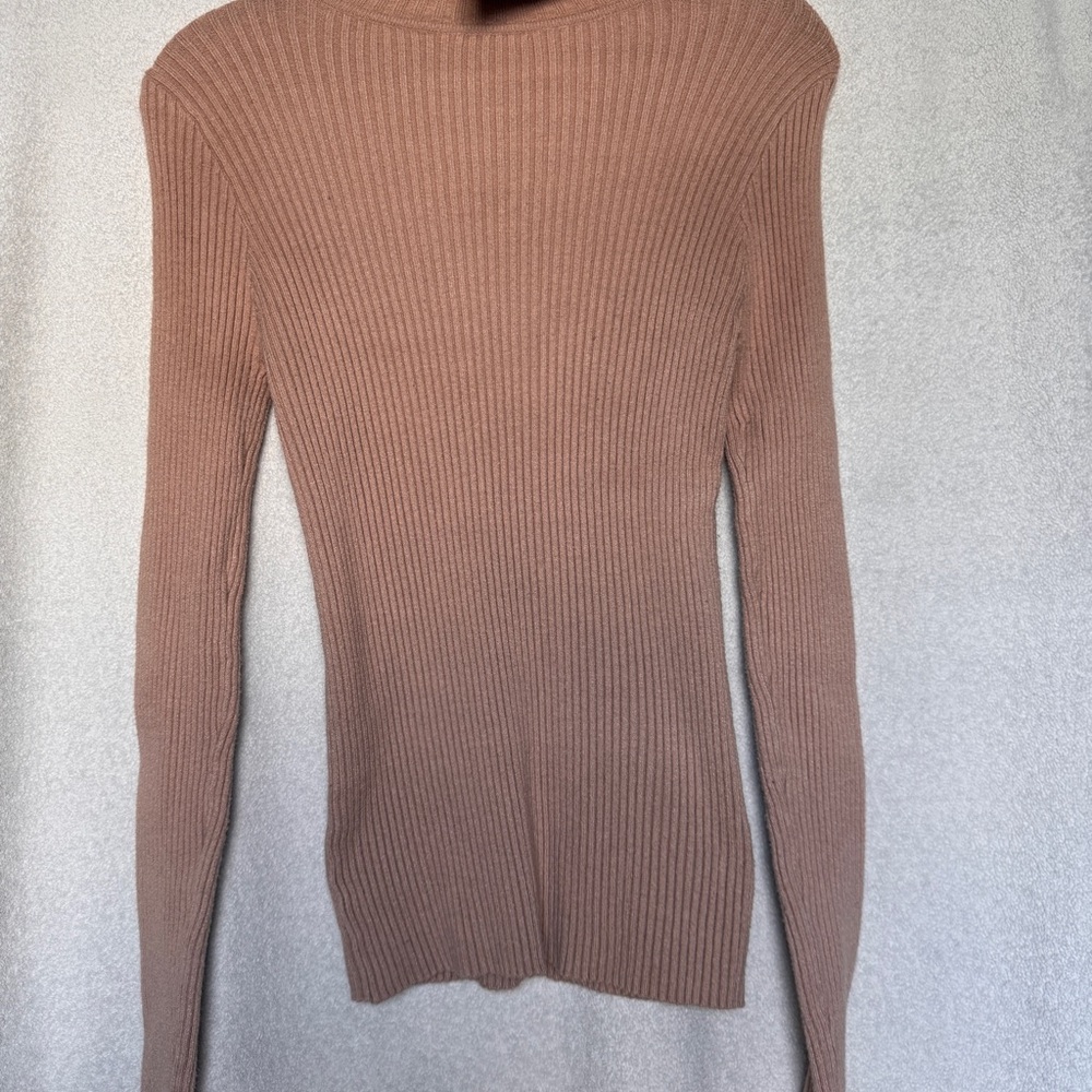 Ribbed Long Sleeve Sweater in Brown